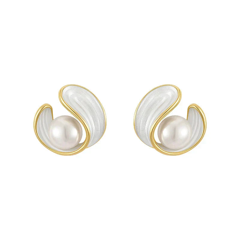 Luxury Earrings with White Opal and Pearls in Gold