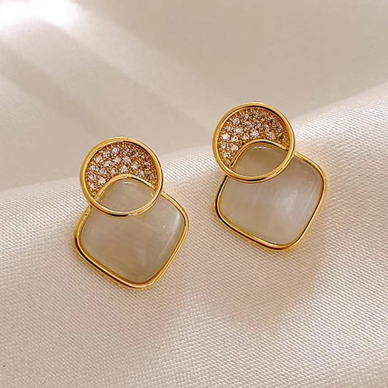 Vintage Gold Round Crossing Diamond Dangle Earrings-Lydieannejewelry