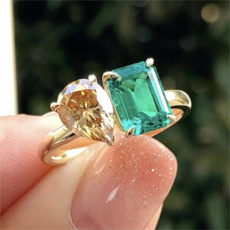 Vintage Double‑Main Stone Zircon Square Ring