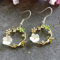 Exotic Nature Earrings with White Petal and Zirconia in Gold