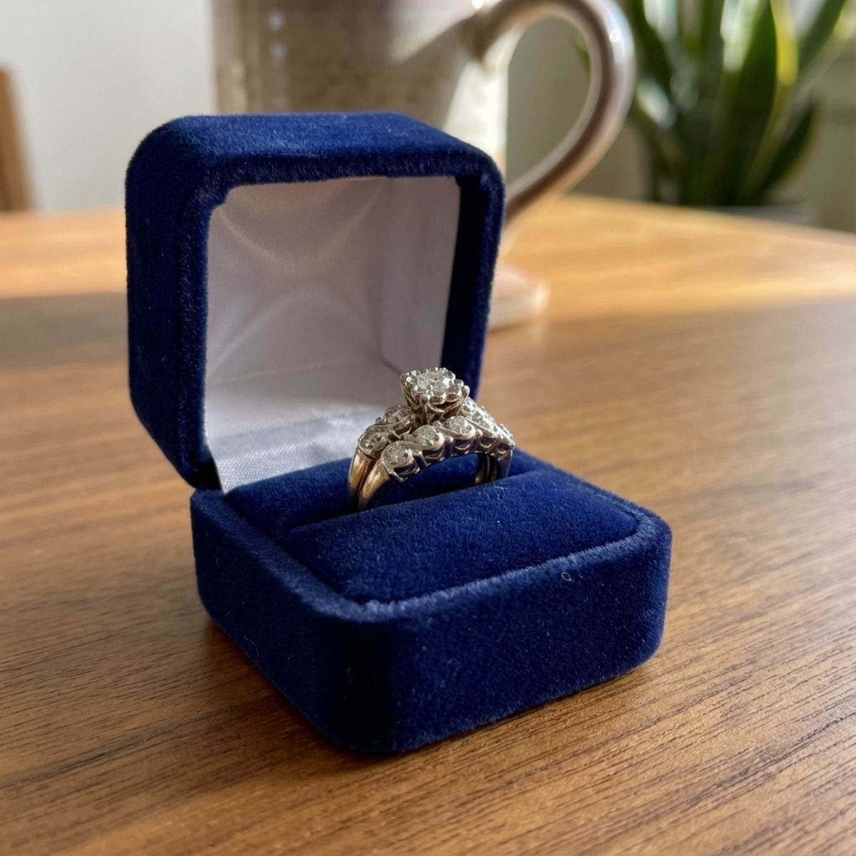 Vintage Sparkling Gold Ring