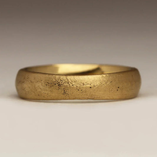 Vintage Simplicity Gold Ring