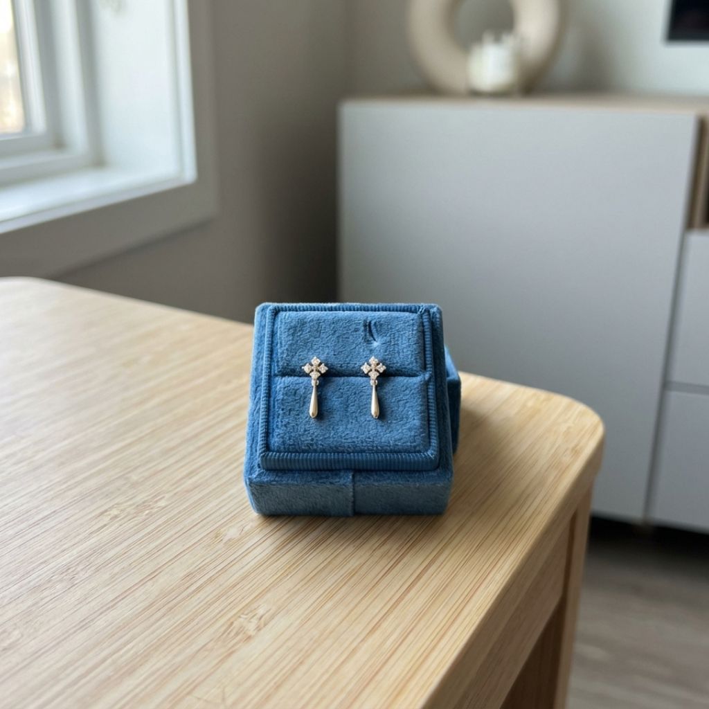 Elegant Bright Small Earrings