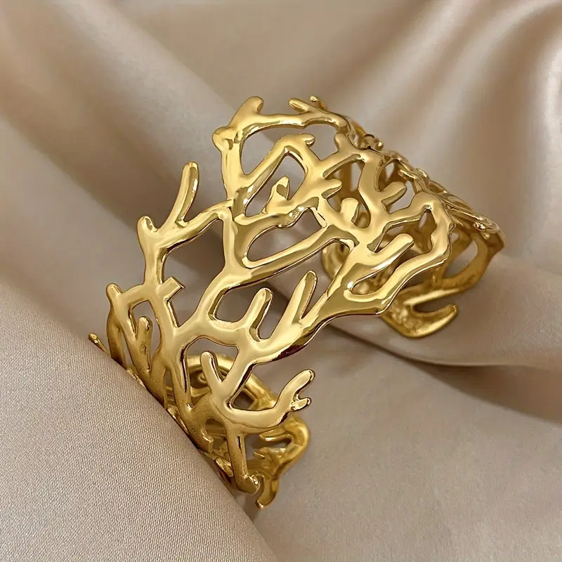 Vintage Golden Floral Hollow Bracelet