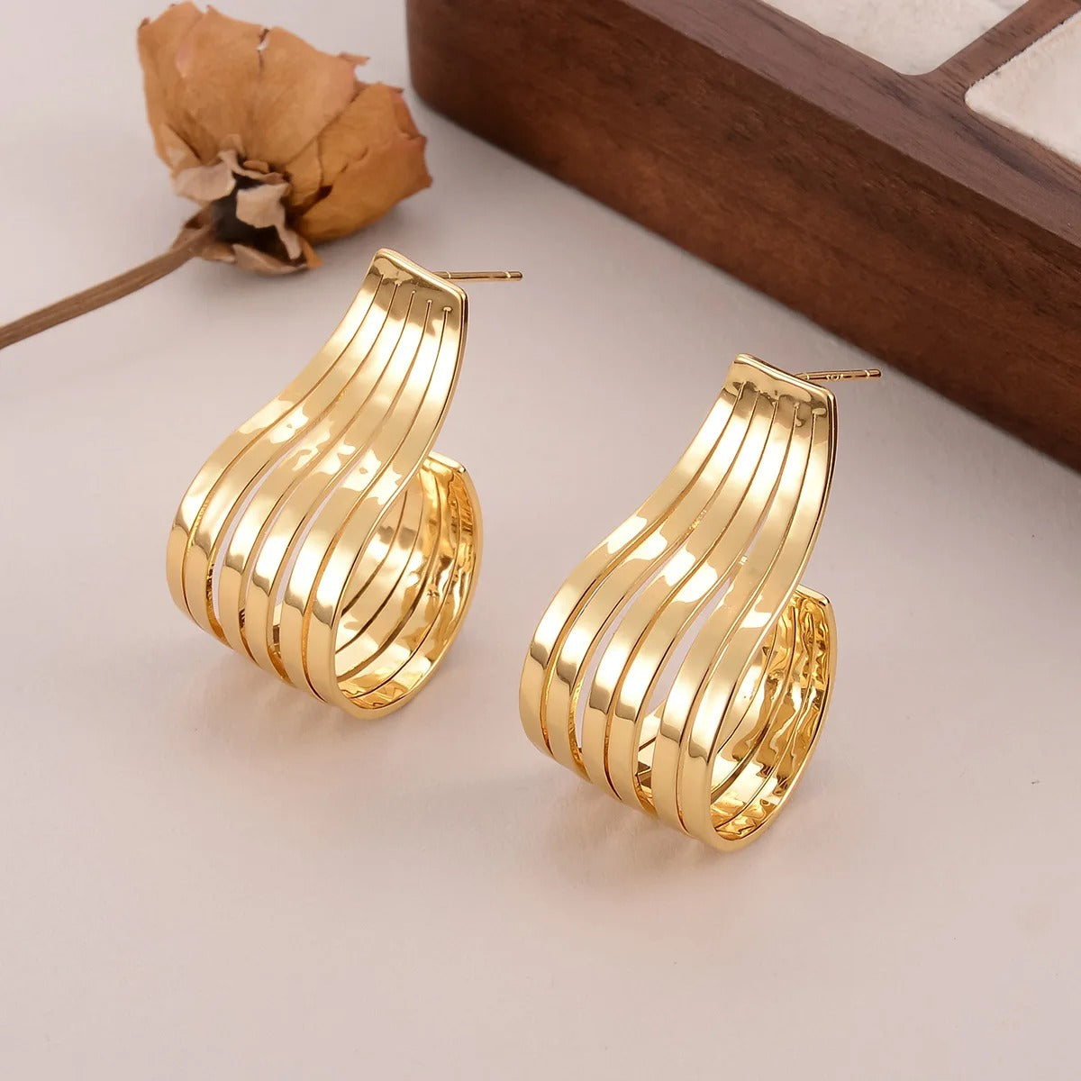 Vintage Gold Bend Dangle Earrings-Lydieannejewelry