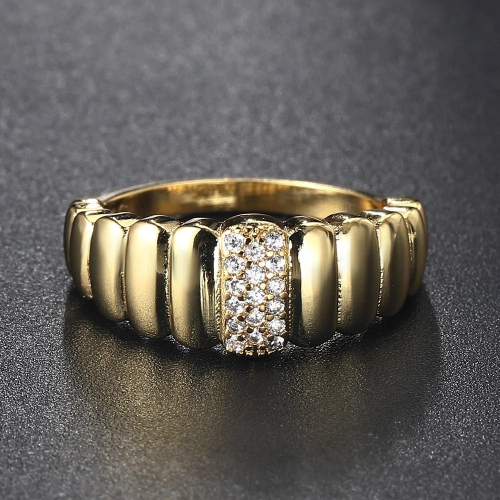 Vintage Gold Sparkling Diamond Inlay Ring-Lydieannejewelry