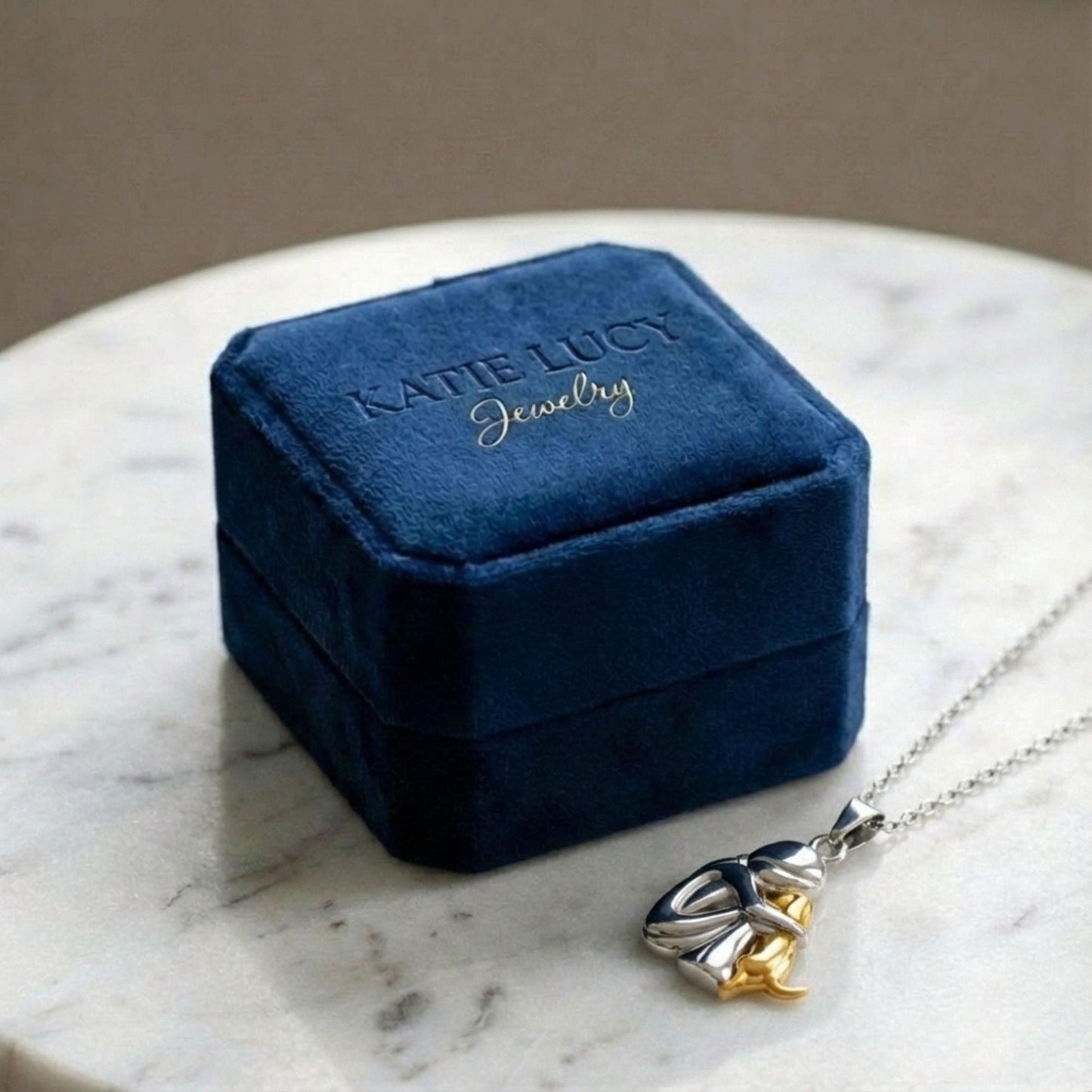 Hug Pendant Necklace Dog