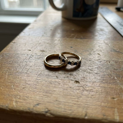 Vintage Elegant Blue Zirconia Gold Ring