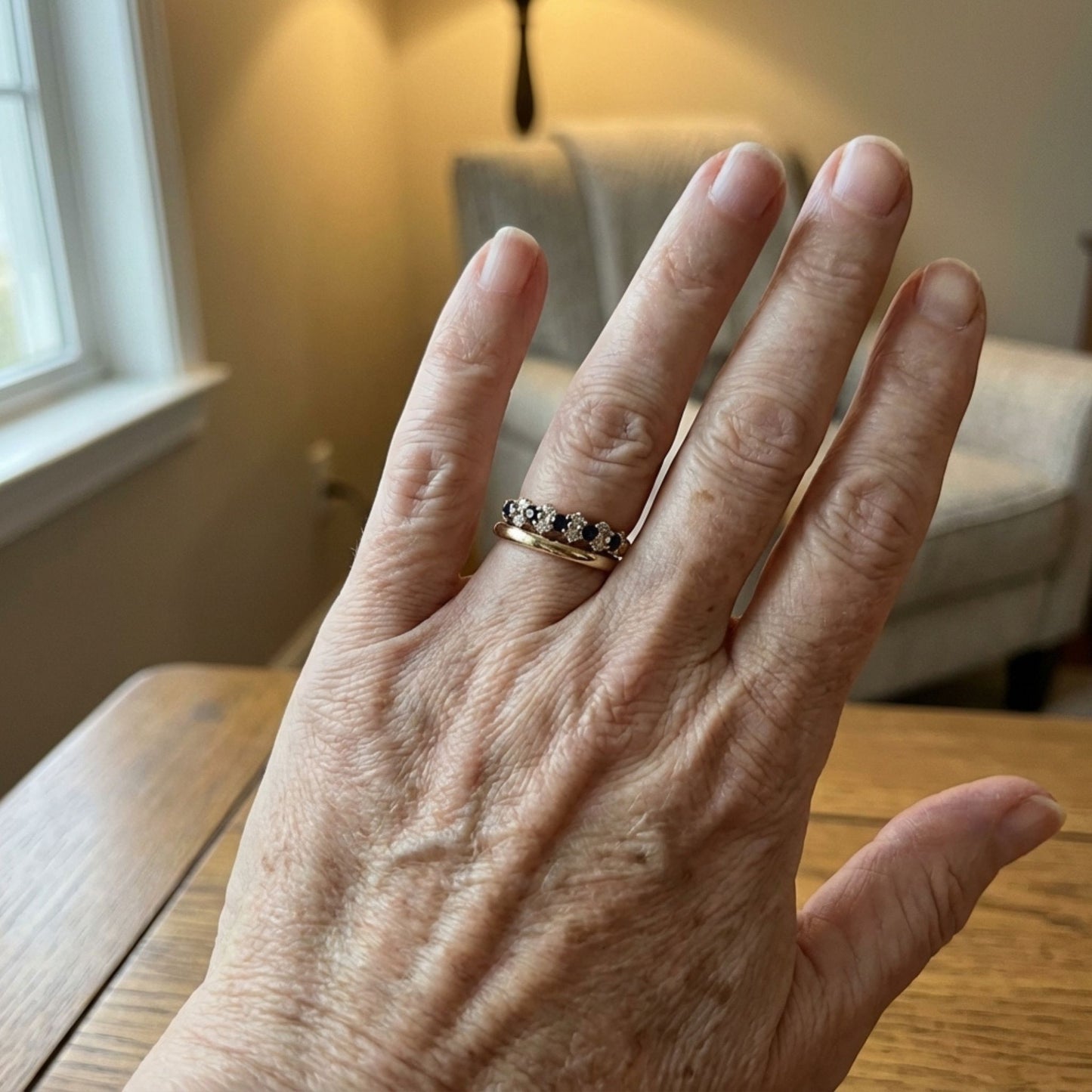 Vintage Elegant Blue Zirconia Gold Ring