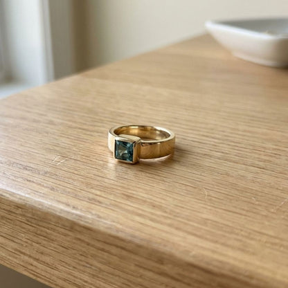 Vintage Gold & Green Zirconia Ring
